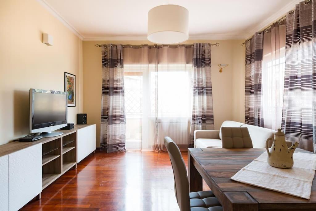 Apartment Delizioso Attico A Talenti