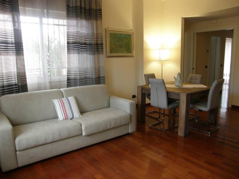 Apartment Delizioso Attico A Talenti *