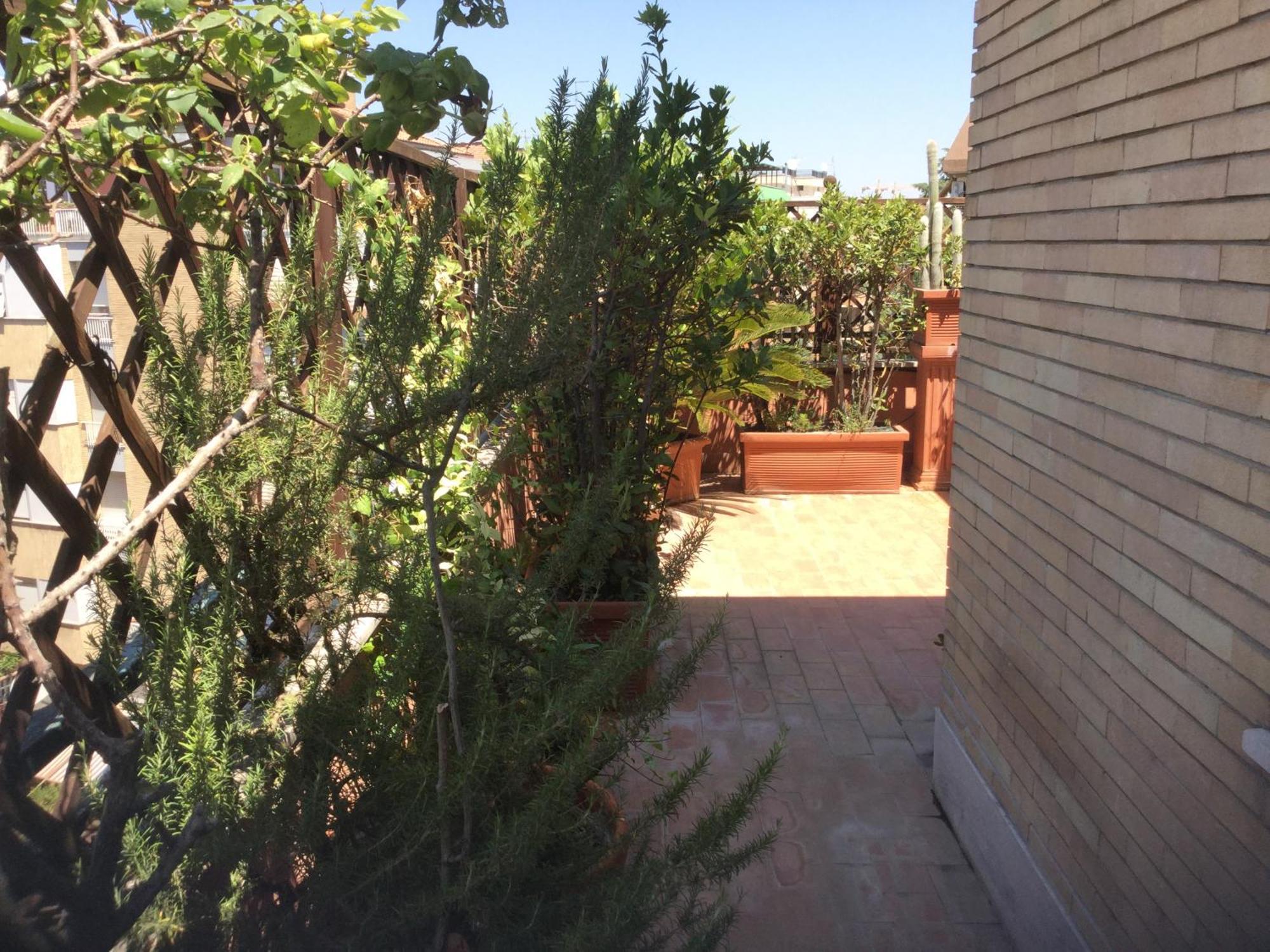 Apartment Delizioso Attico A Talenti